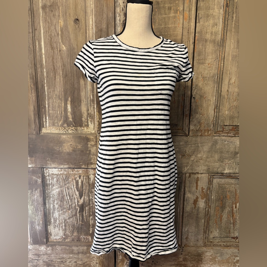 Gap Monochrome Striped Apparel Summer T-Shirt Dress
